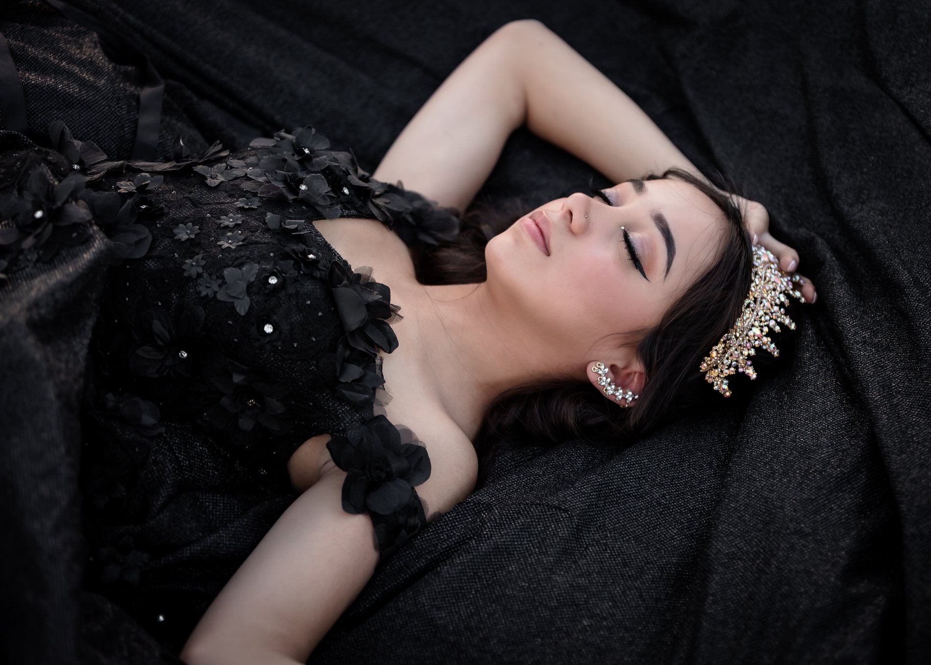 Crystal quinceañera portrait by Pak Studios in Arizona quinceañera portrait session