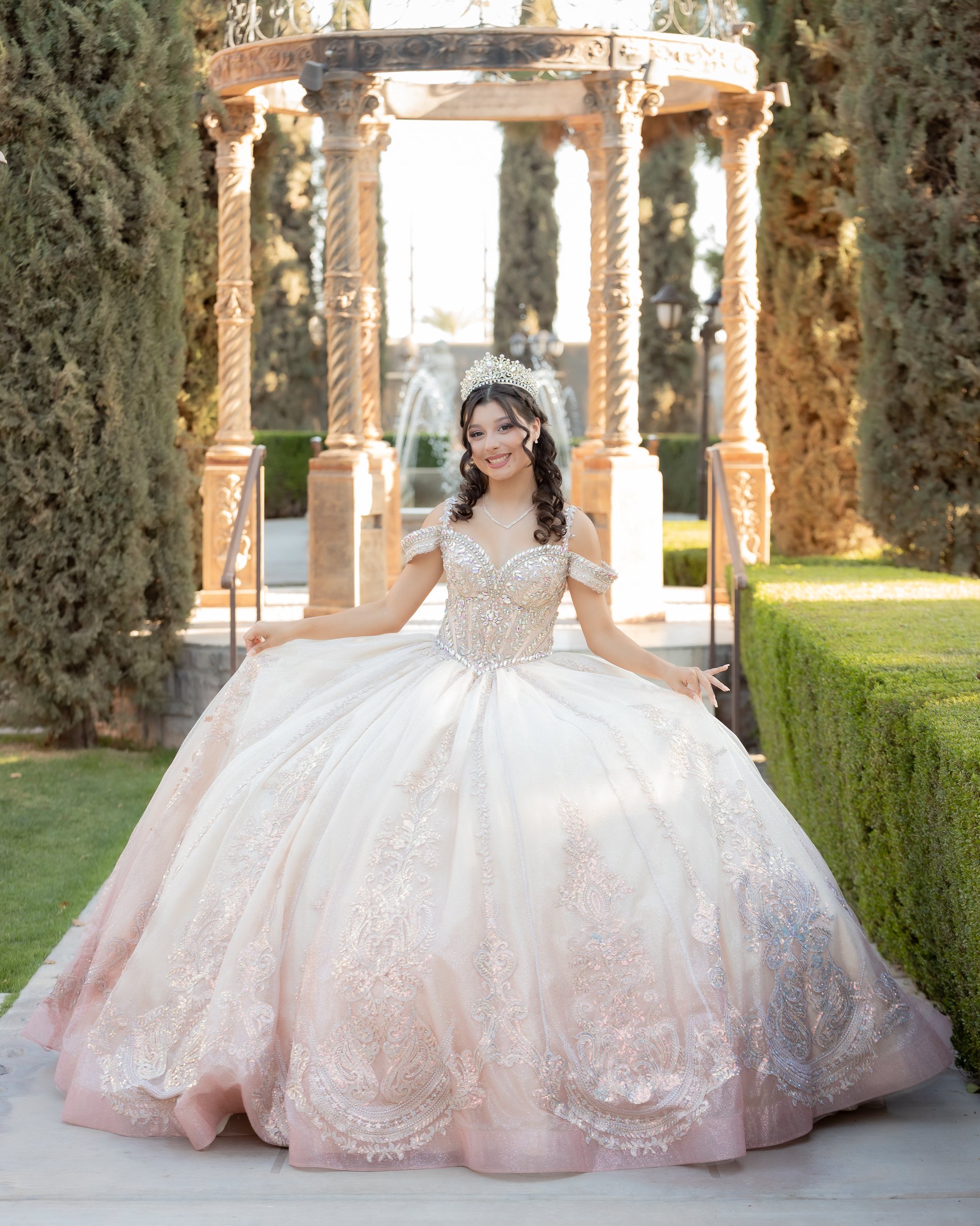 Joscelyn quinceañera portrait by Pak Studios in Arizona quinceañera portrait session